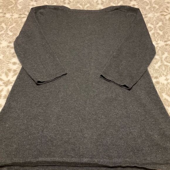 Loose Fit Grommet Sweater, S/P. 3/4 L Sleeves, Flattering Drape. Grey and Silver - Picture 7 of 9